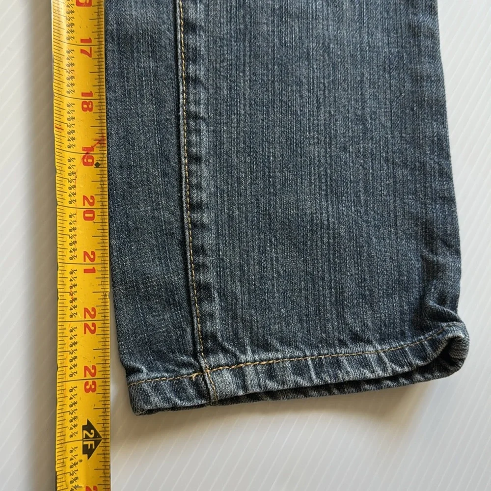 Wrangler 100% cotton, 5 pockets jeans.  Boys size 10 slim